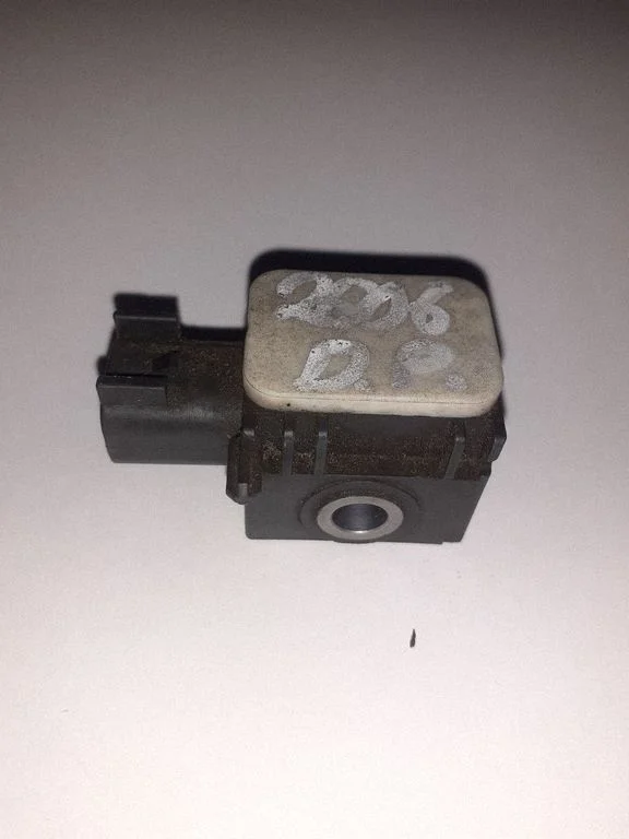 Drošības spilvenu trieciena sensors – KIA Carens II (2007-2012)