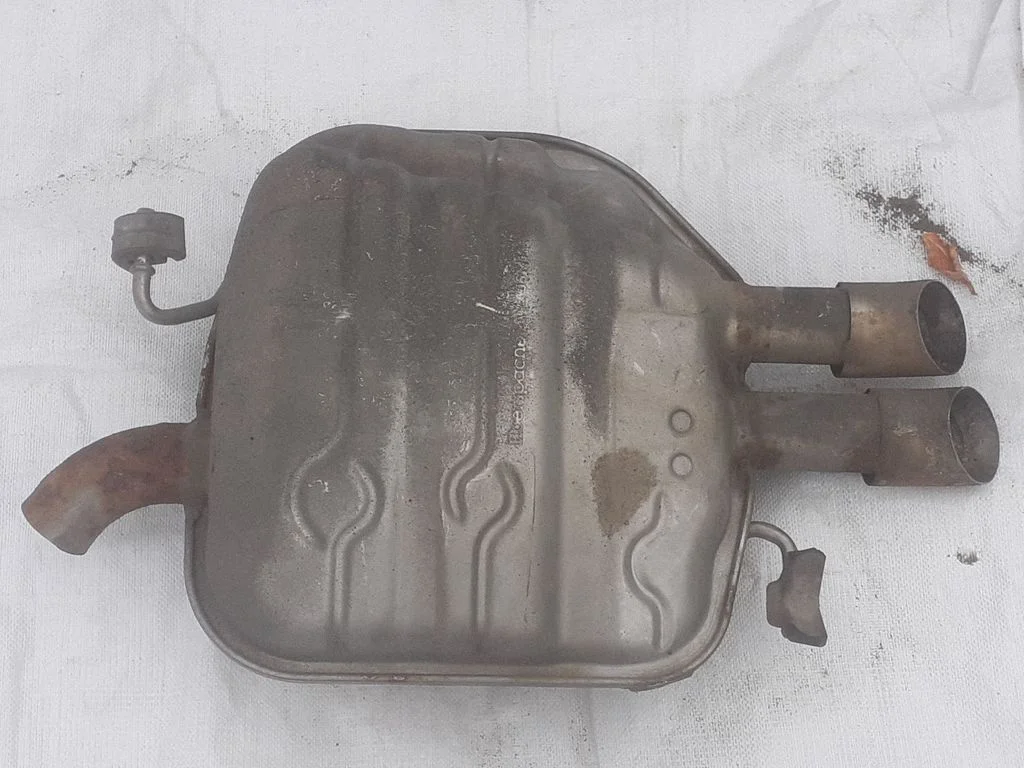 Tagumine summuti – Volkswagen Passat B6 (2005-2010)
