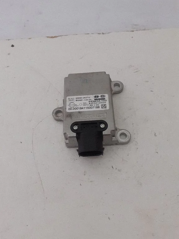 ESP (stabilitātes sistēmas) sensors (paātrinājuma sensors) – KIA Carens II (2007-2012)