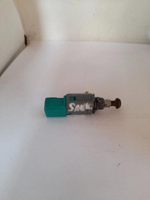 Clutch pedal sensor – Opel Vivaro (2001-2014)