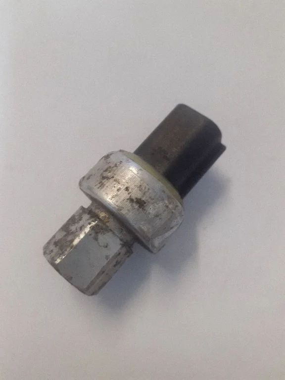 Gaisa kondicioniera spiediena devējs BT4319D584AA