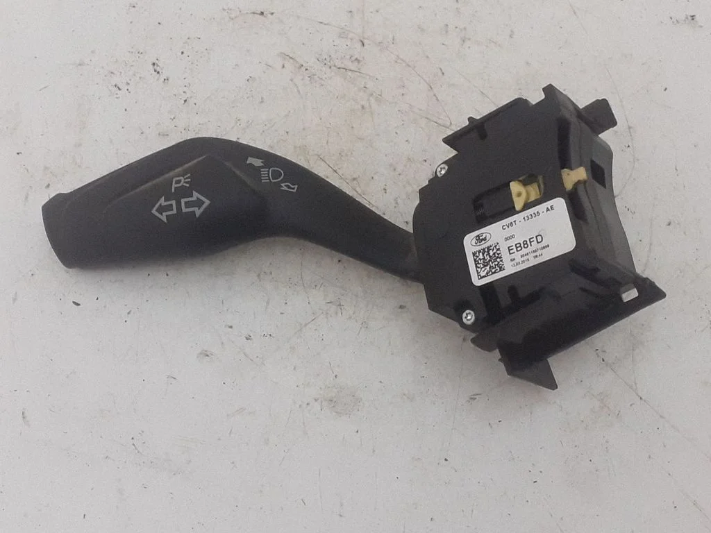 Pagriezienu/gaismu svira – Ford Transit Custom (2013-2023)