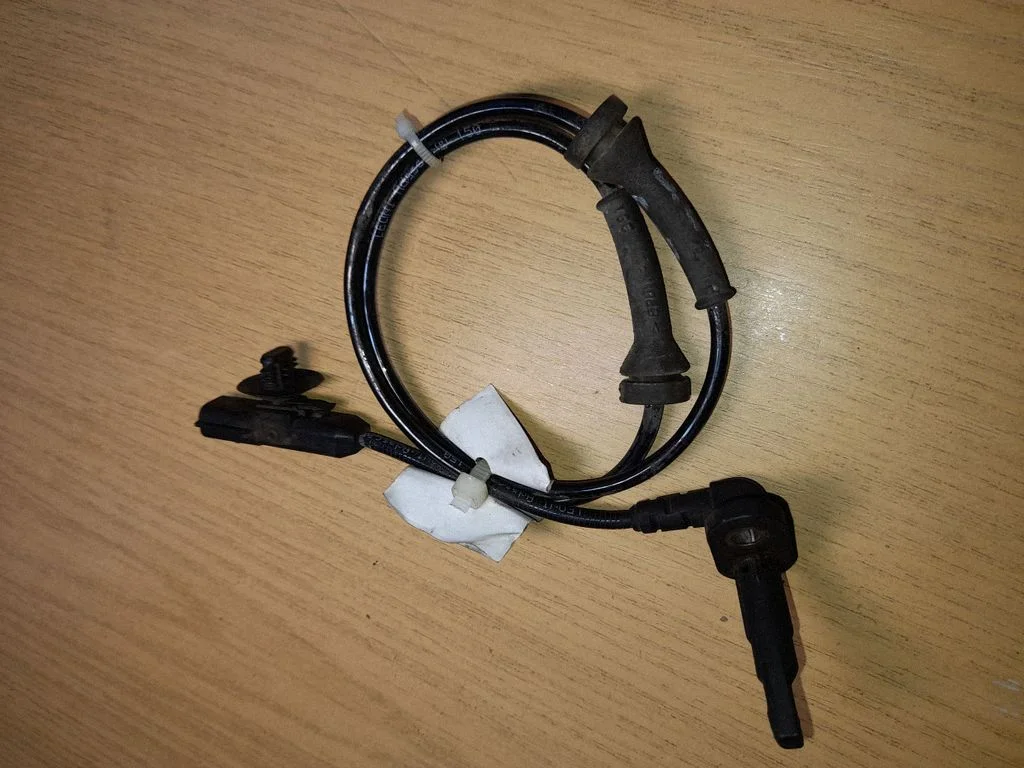 ABS rear brake sensor – Renault Master III (2010-2024)