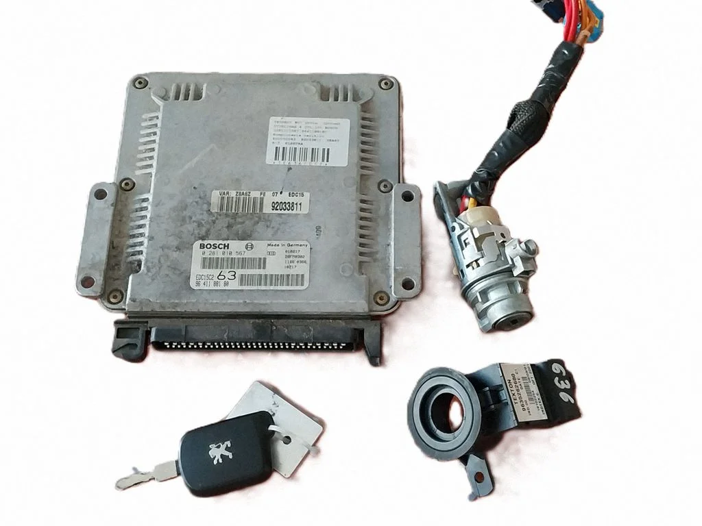 Engine ECU kit and lock set