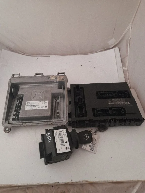 Engine ECU kit and lock set A2661536479