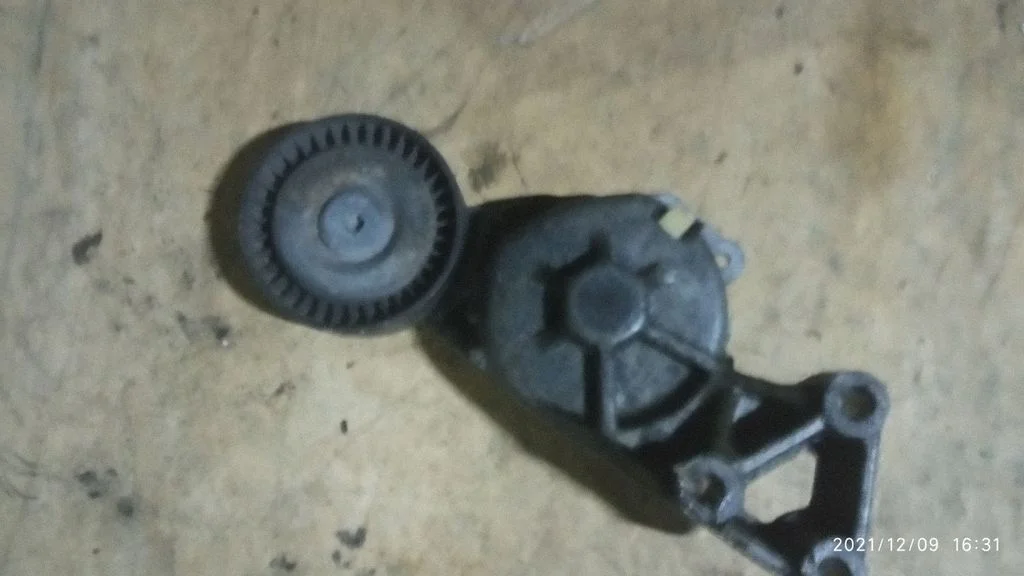 Alternator belt tensioner – Volkswagen Sharan (2001-2010)