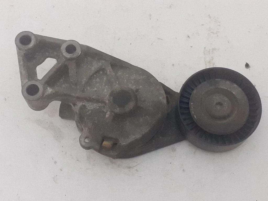 Alternator belt tensioner – Volkswagen Transporter - Caravelle T5 (2003-2015)