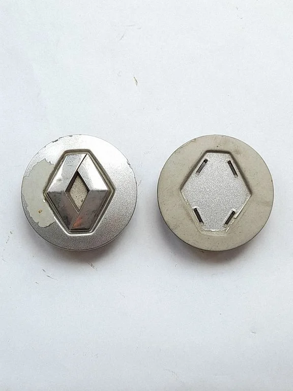 R20 wheel hub/cap/trim