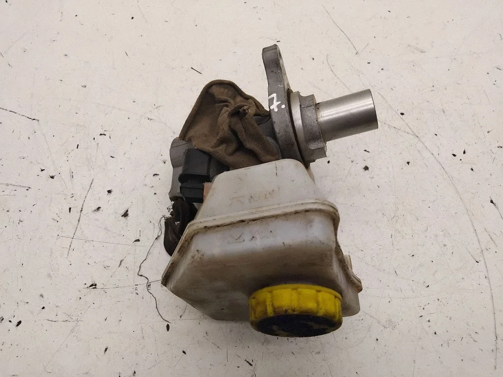 Master brake cylinder – Porsche Cayenne (92A) (2010-2017)