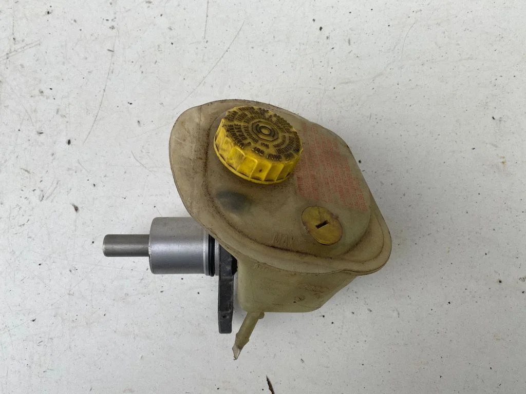 Master brake cylinder 4B0611301E