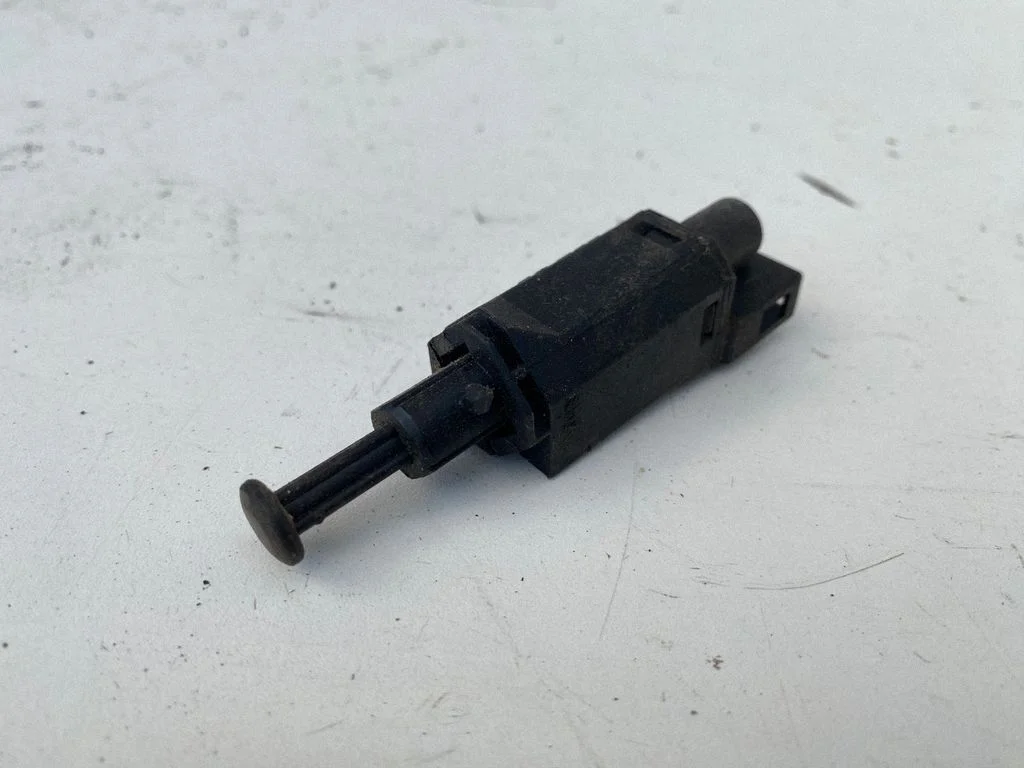Brake pedal sensor switch – Audi A3 S3 8L (1996-2003)