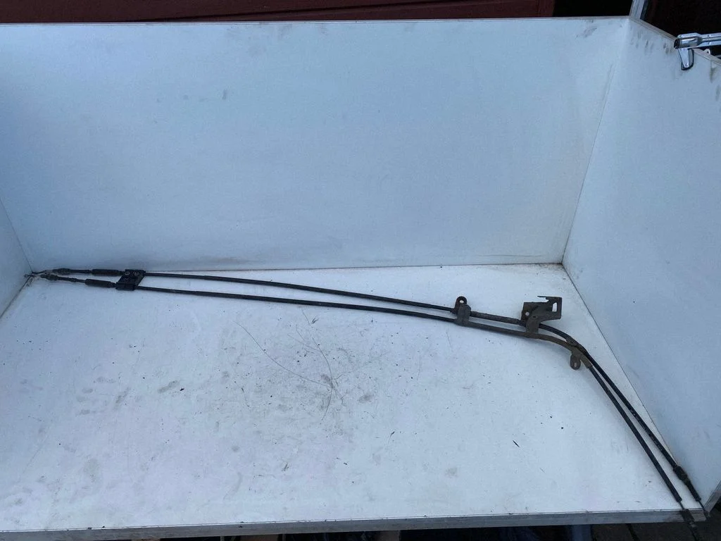 Käsipiduri trossid 4B0609721D