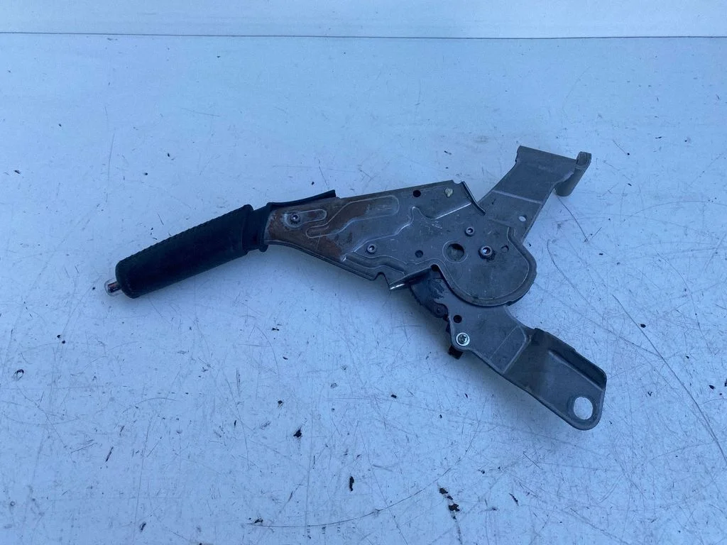 Handbrake/parking brake lever assembly