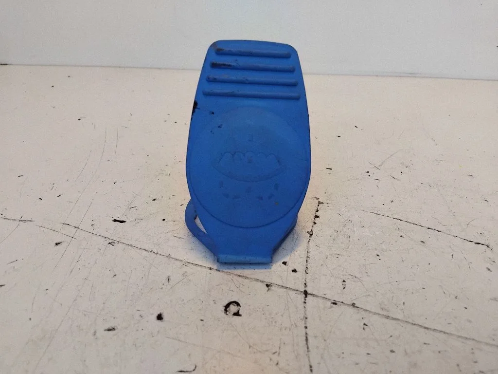 Windshield washer fluid reservoir/tank – Volkswagen Passat CC (2008-2016)