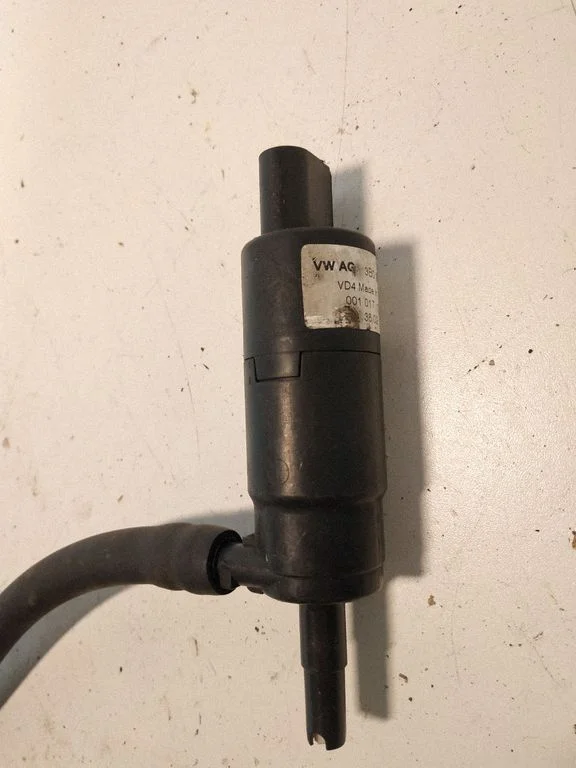 Headlight washer pump 3B0955881A