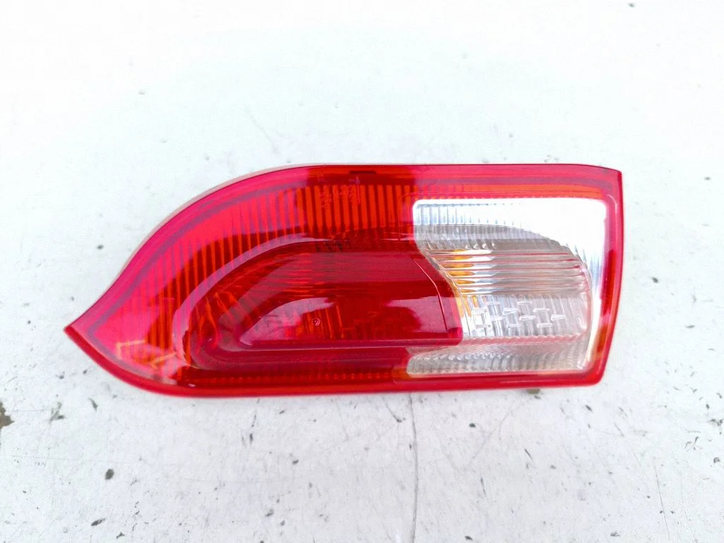 Tagatuli keres – Opel Insignia A (2008-2017)