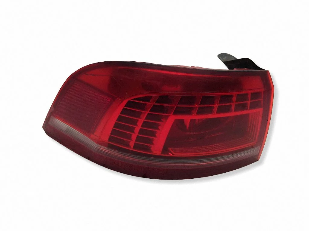 Rear/tail lights 2SK01074601