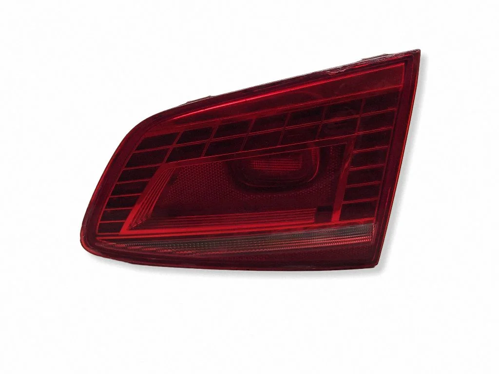 Tailgate rear/tail lights 2SB01074702