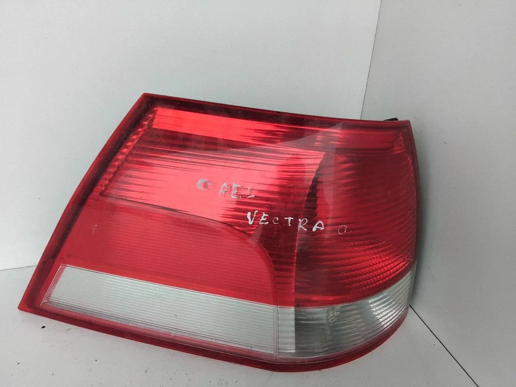 Rear/tail lights – Opel Vectra C (2002-2005)