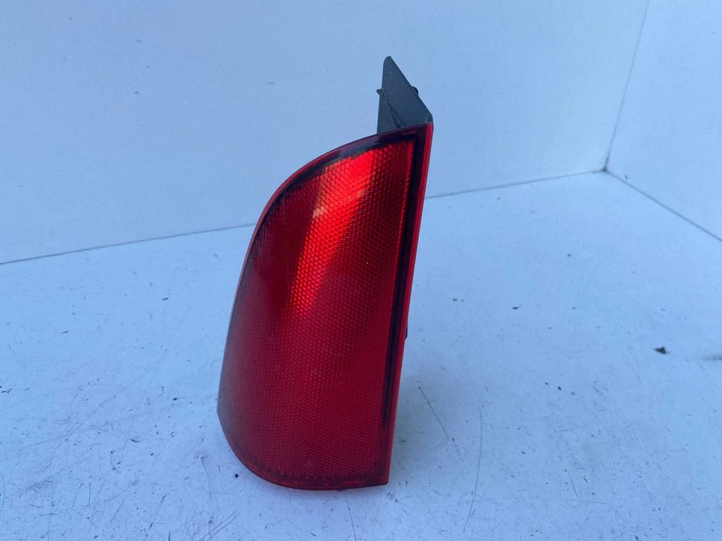 Rear tail light reflector A6398201864