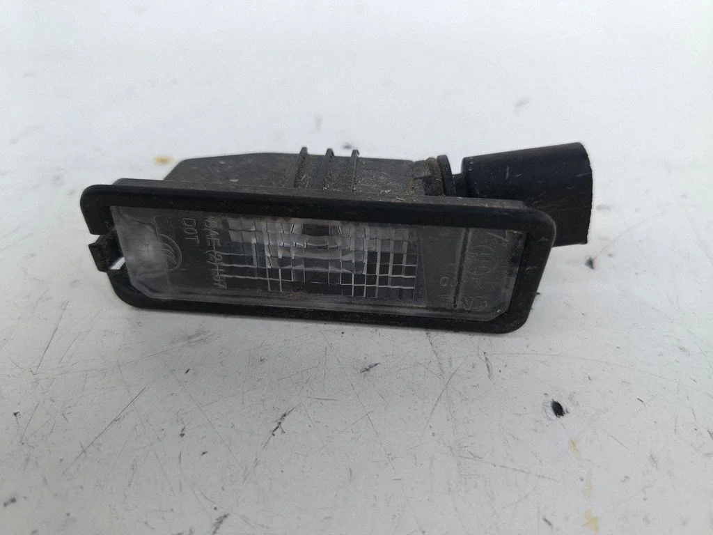 Numbrimärgi valgustus – Volkswagen Golf Plus (2005-2013)