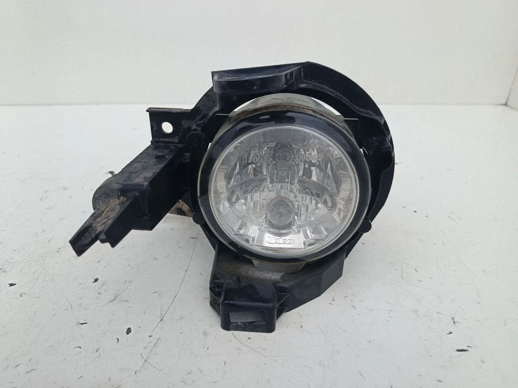 Front fog light 261503NA0A