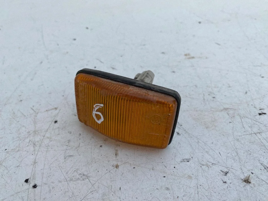 Spārna pagrieziena lukturis 4446