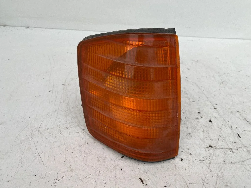 Front indicator light – Mercedes-Benz 190 W201 (1982-1993)