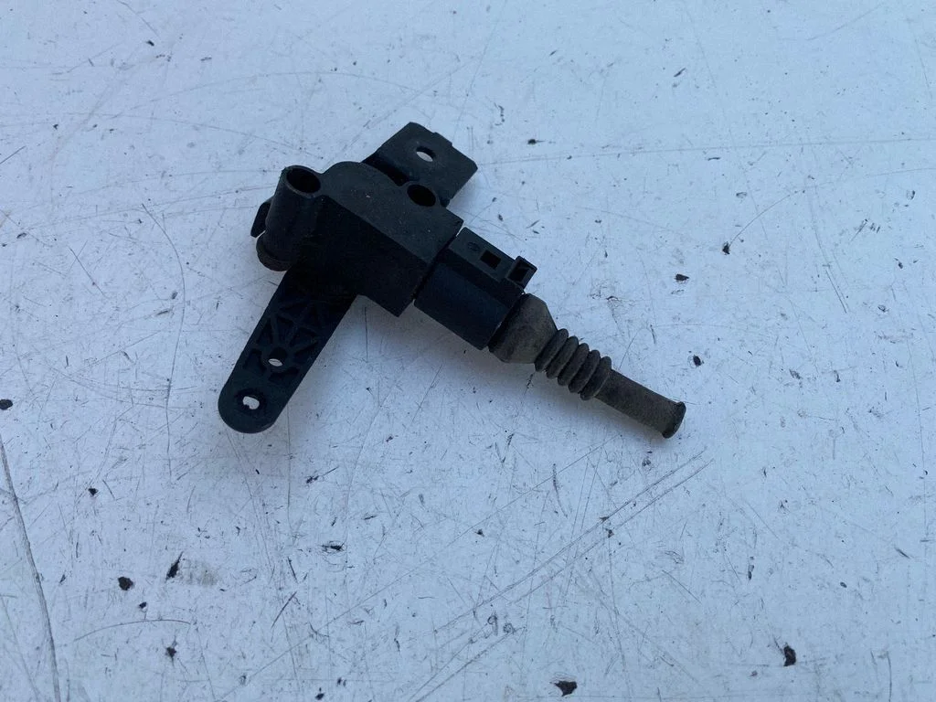 Lukturu augstuma regulēšanas motoriņš 1T0807503B