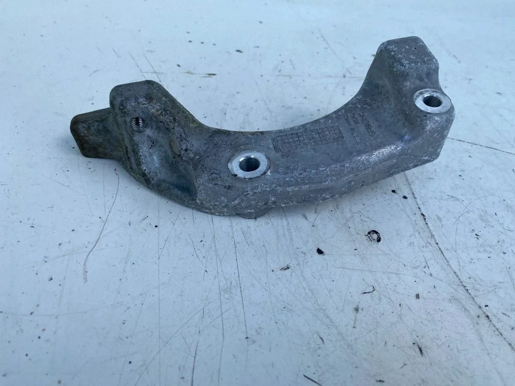 A/C compressor mount bracket – Volvo V40 (2012-2019)