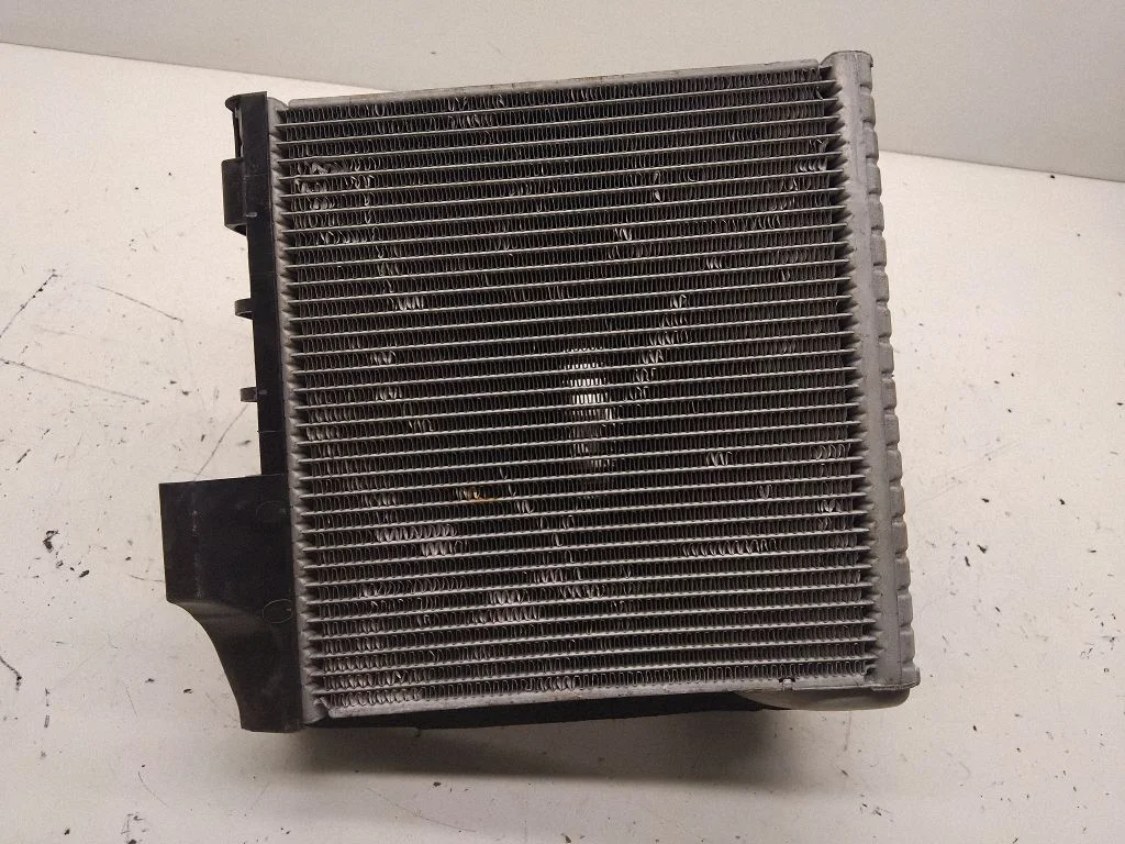 Gaisa kondicioniera radiators (salonā) – Volkswagen Passat CC (2008-2016)