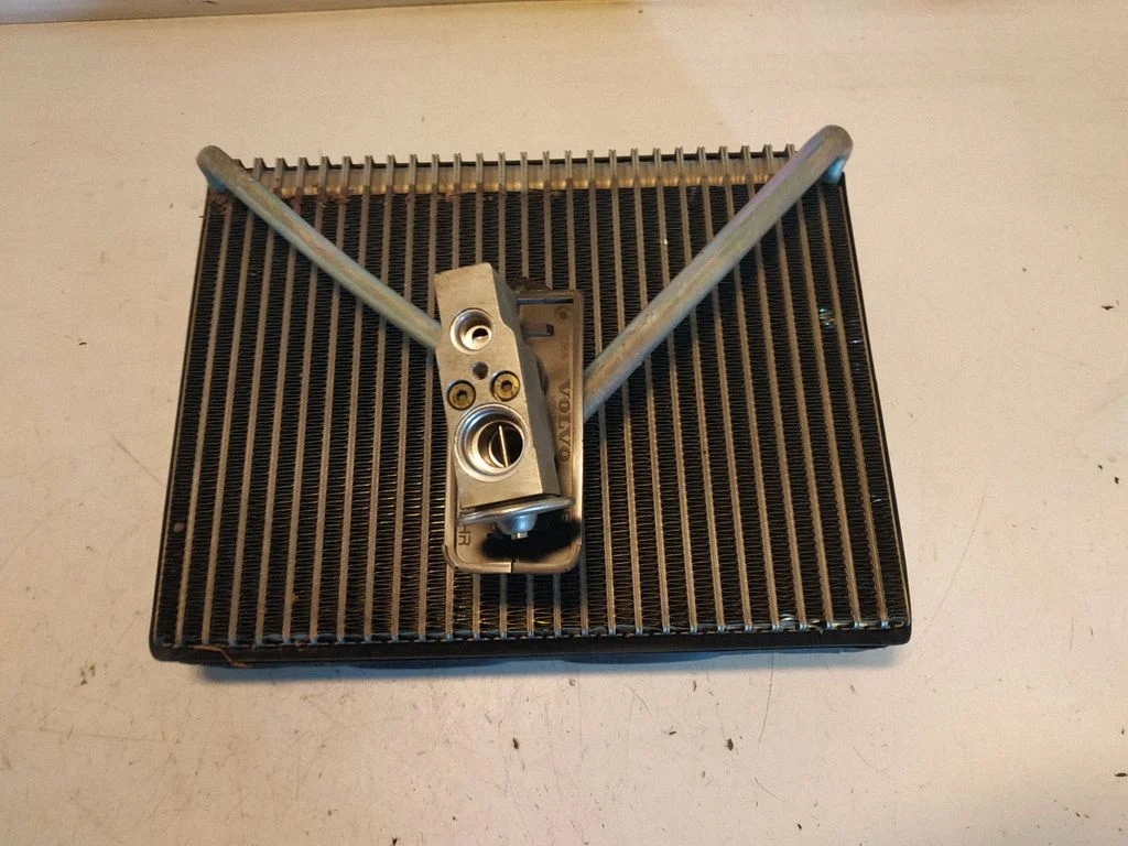 Gaisa kondicioniera radiators (salonā) 9166171