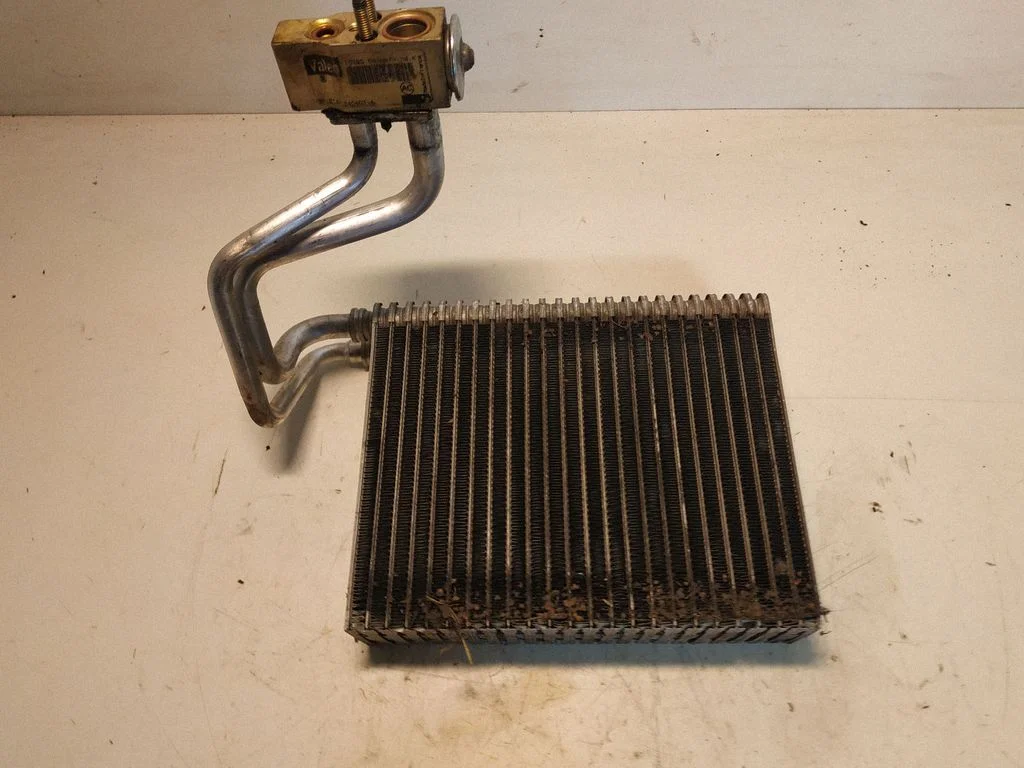 Air conditioning (A/C) radiator (interior) 657940U