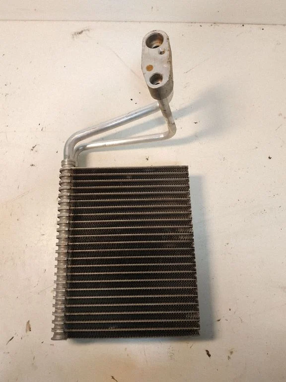 Gaisa kondicioniera radiators (salonā) 1142210607