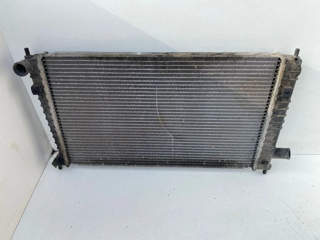 Kliimaseadme jahutusradiaator (kondensaator) 4575700