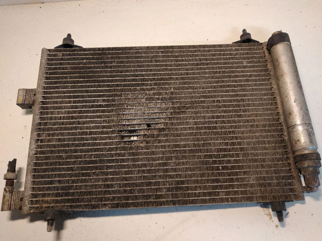 A/C cooling radiator (condenser)