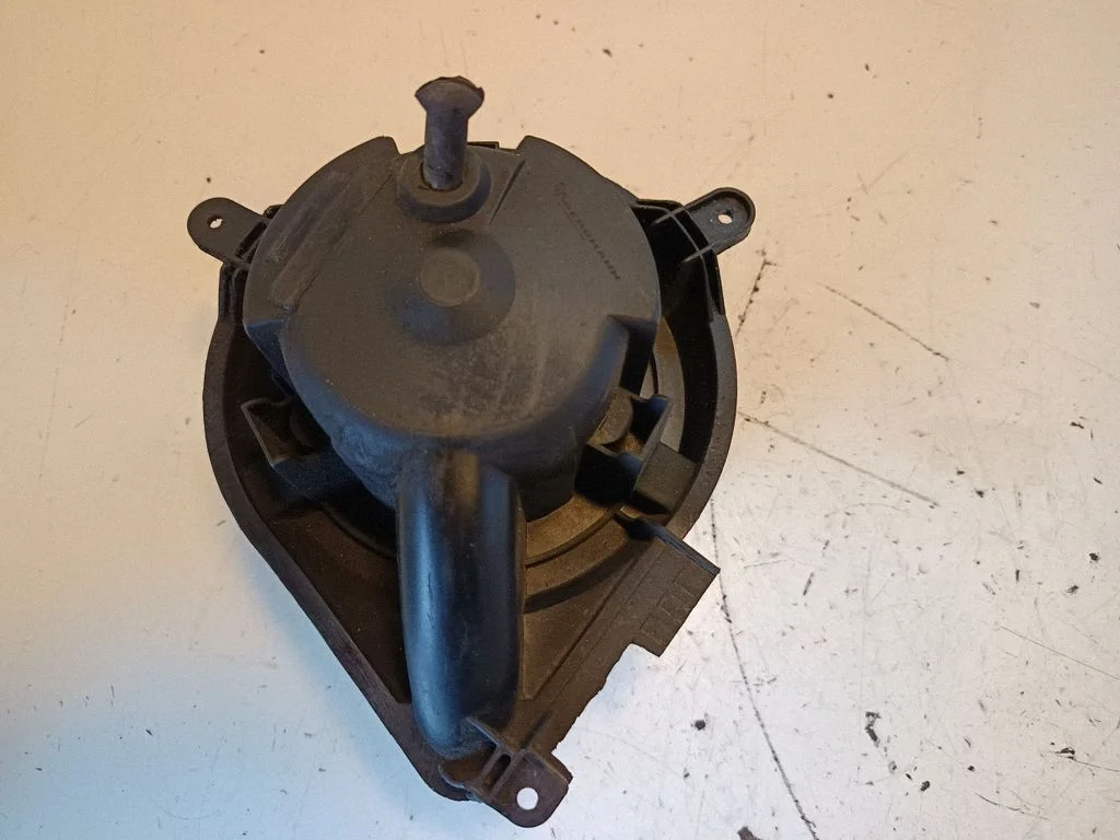 Heater fan/blower – Mercedes-Benz Sprinter W901 W902 W903 W904 (1995-2007)