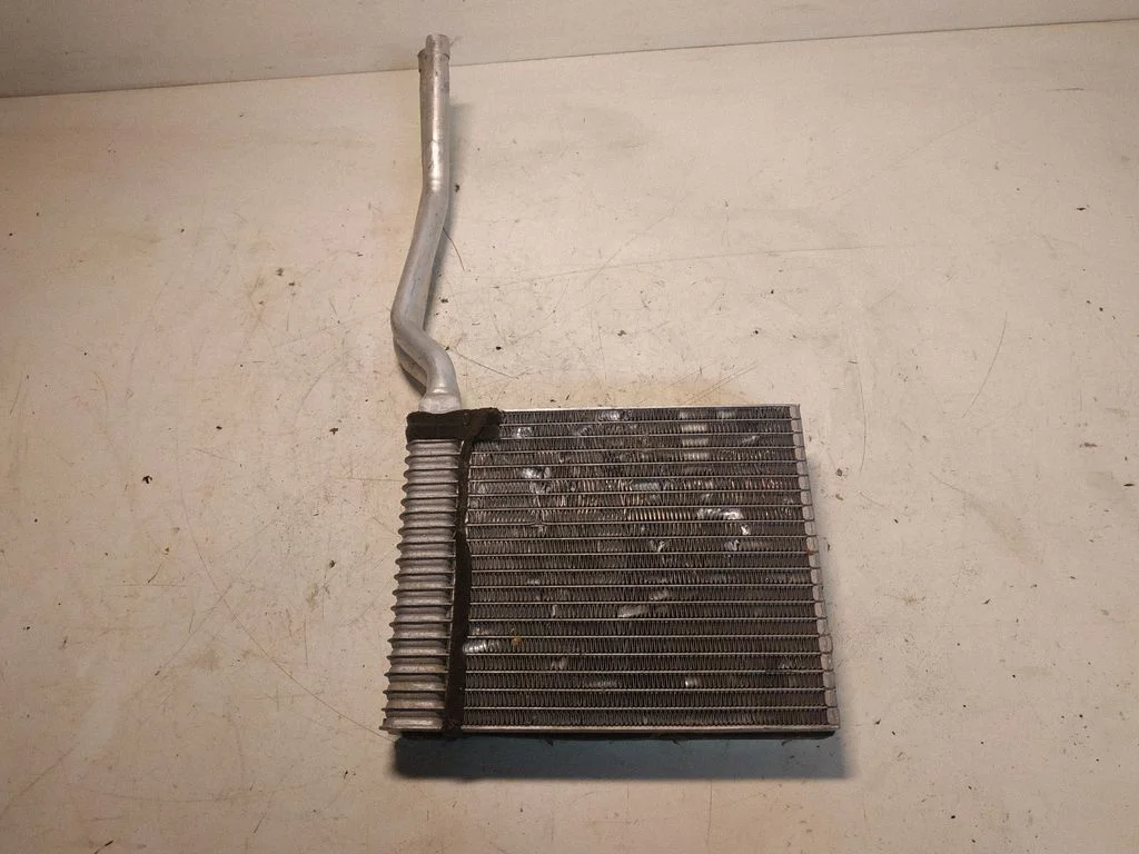 Krāsniņas radiators VP3M5H18476EA