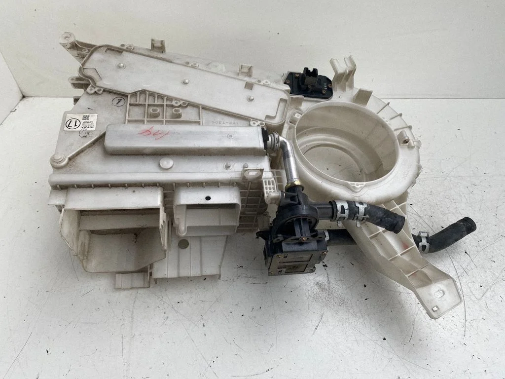 Salongi kütte- ja kliimaploki plastkorpus 8703028170