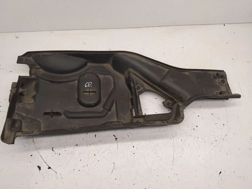 Ramka filtra kabinowego – BMW Seria 5 E60 E61 (2004-2010)
