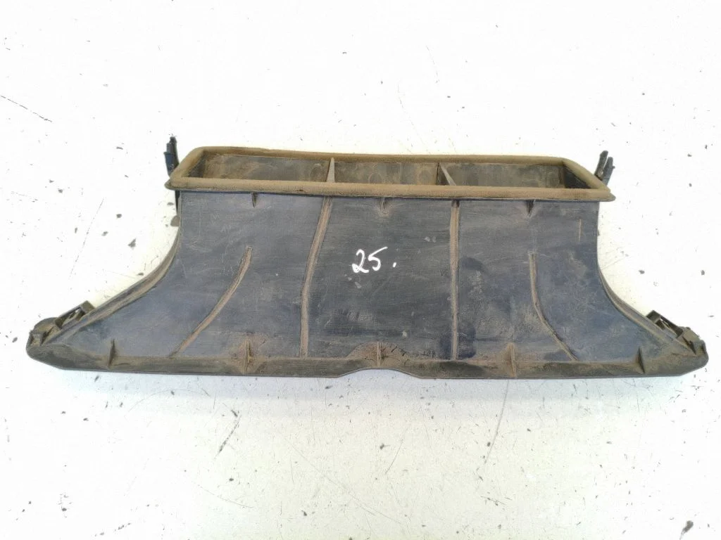 Salona gaisa kanāls (-i) 7830A034