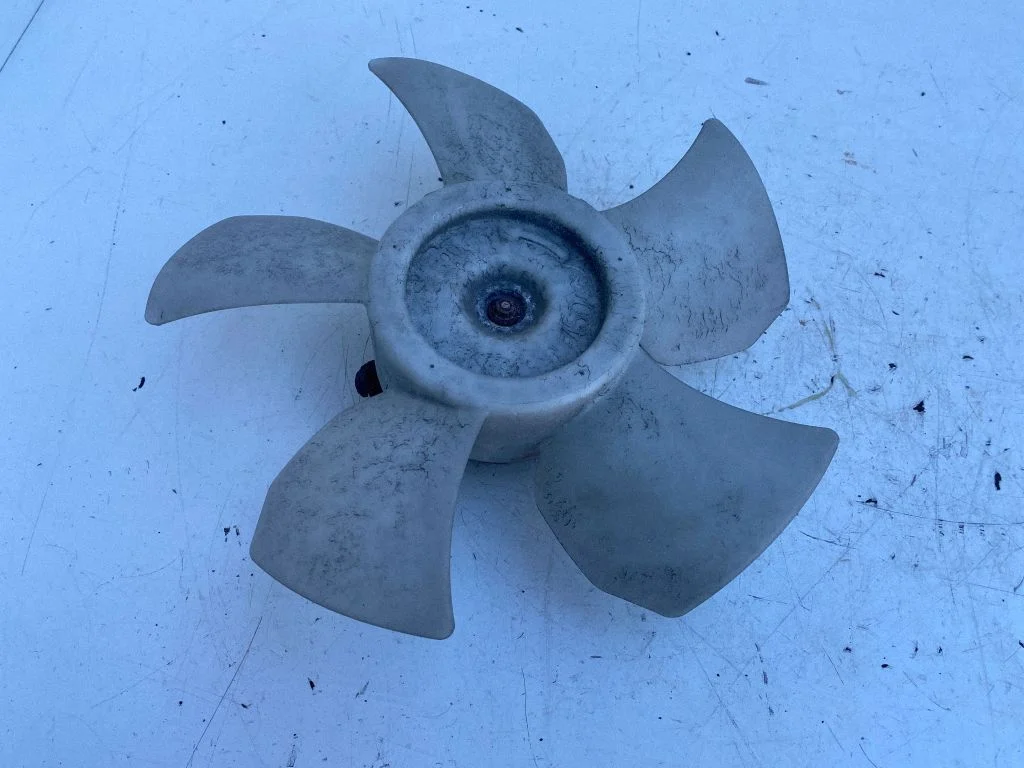 Radiator cooling fan shroud 163630G050