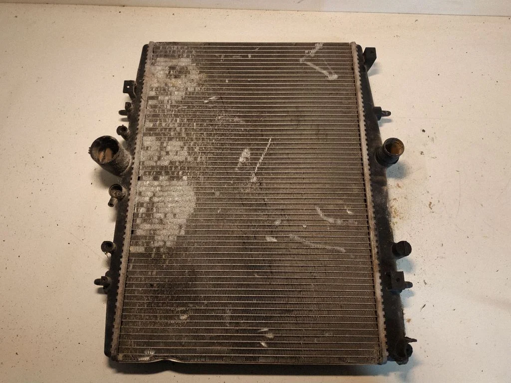 Jahutusvedeliku radiaator – Citroen C5 (2001-2004)