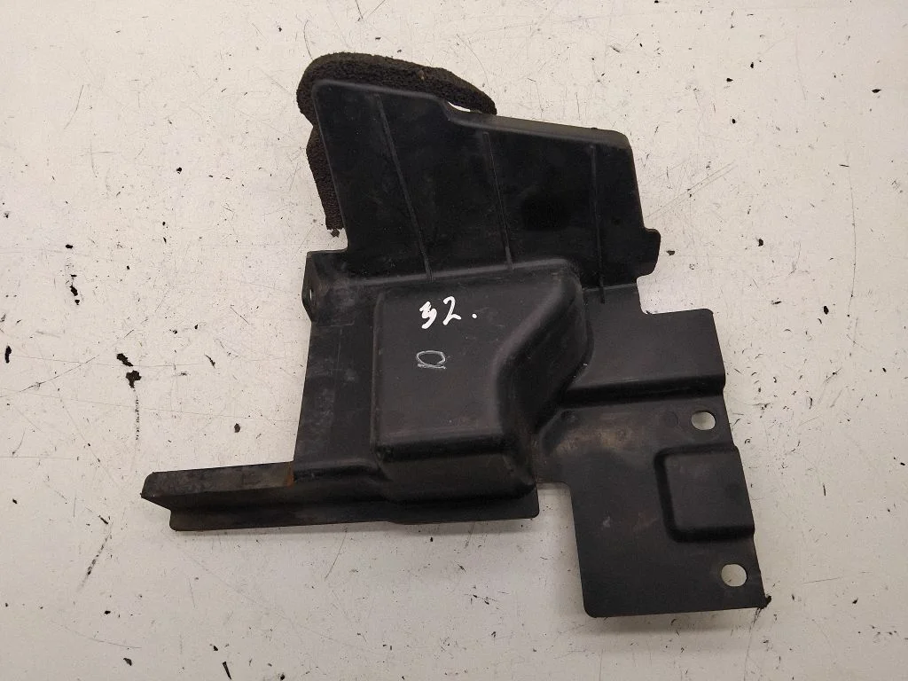 Radiatora gaisa novadītājs (-i) 62822BB50A