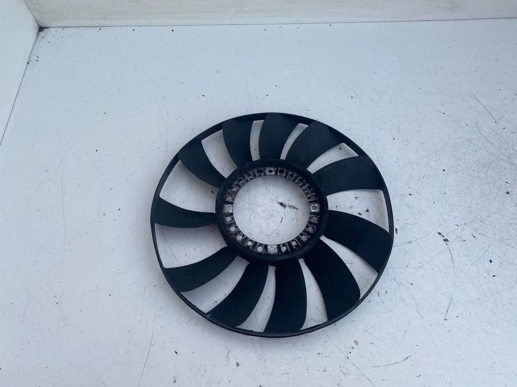 Ventilatora lāpstiņrats 058121301B