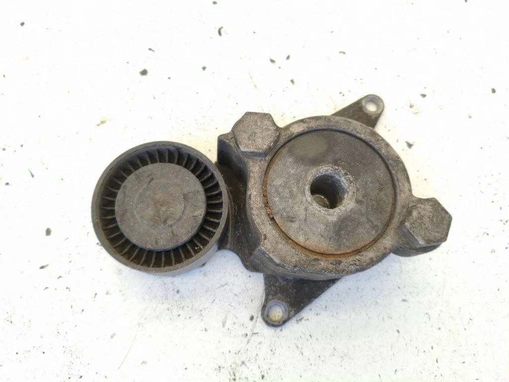 Generator/alternator belt tensioner – Toyota RAV 4 (XA30) (2006-2016)