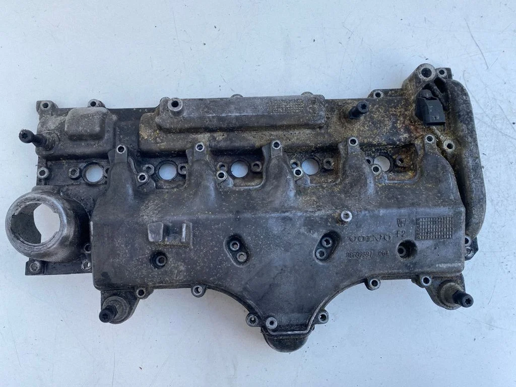 Rocker cam cover – Volvo S80 (2004-2006)