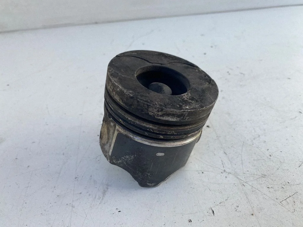 Piston