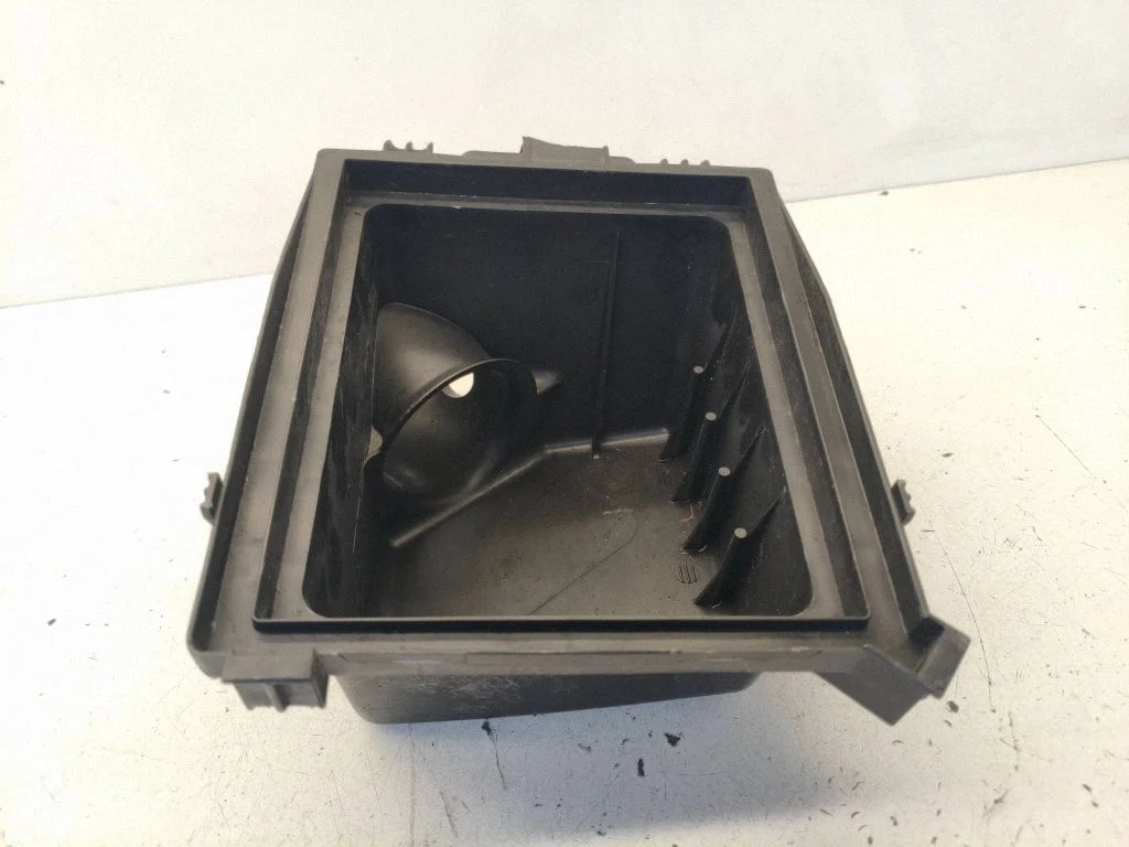 Air filter box cover – Toyota RAV 4 (XA40) (2012-2018)