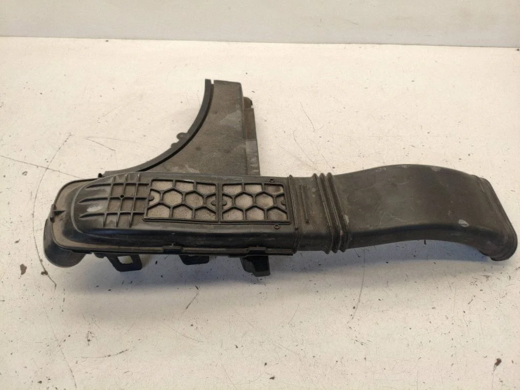 Air intake duct part – Renault Megane Mégane Renault Sport III (IV Based) (2017-2023)
